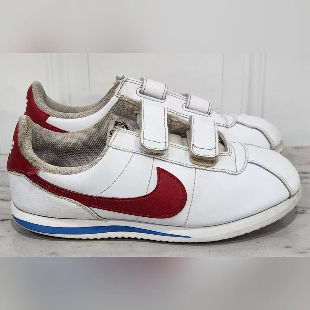 Nike Cortez basic sneakers velcro straps size 3 youth